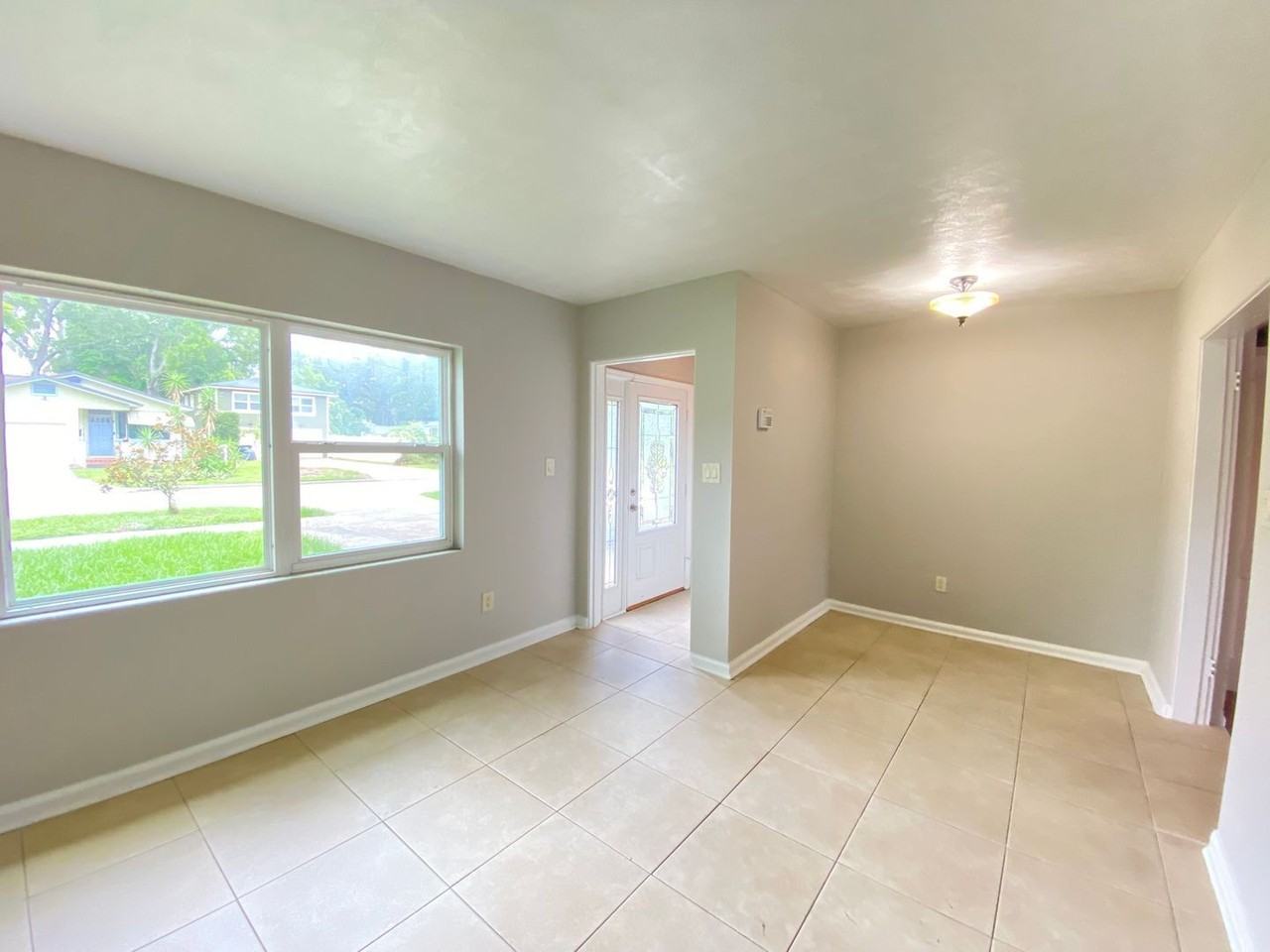 311 Altaloma Ave - Photo 2 of 37