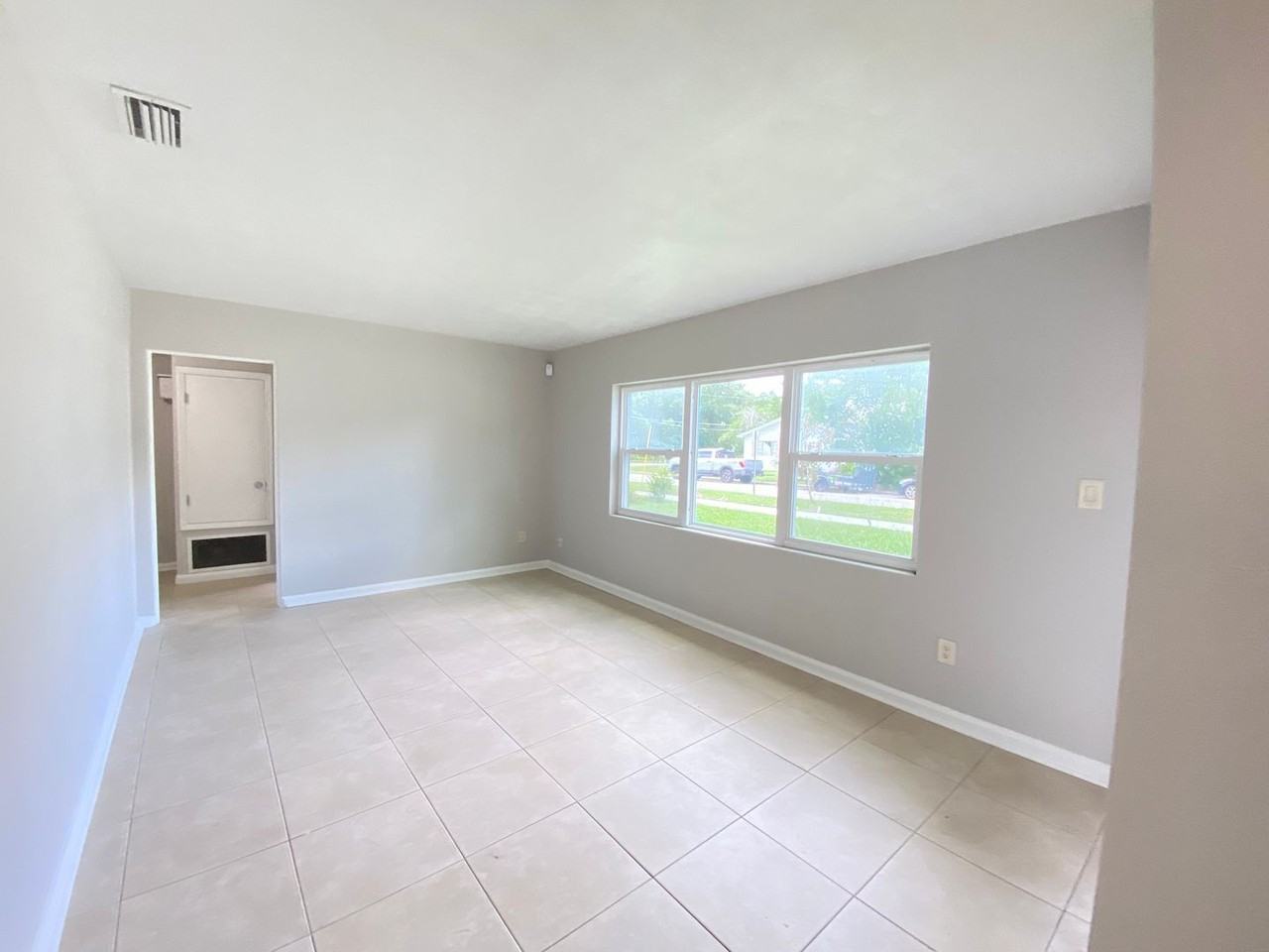 311 Altaloma Ave - Photo 3 of 37
