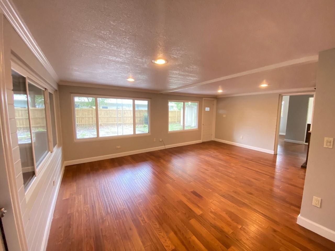 311 Altaloma Ave - Photo 4 of 37