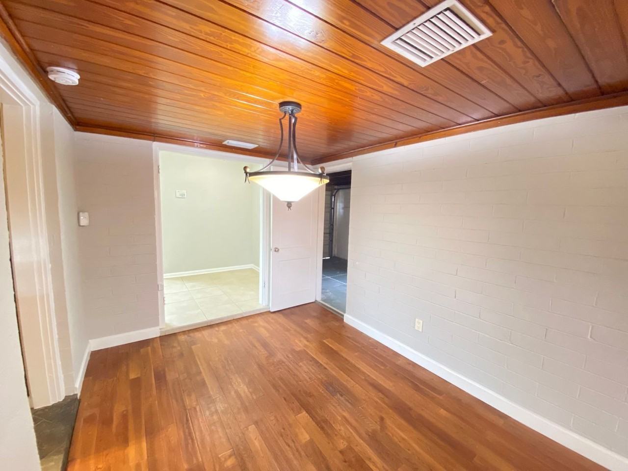 311 Altaloma Ave - Photo 6 of 37