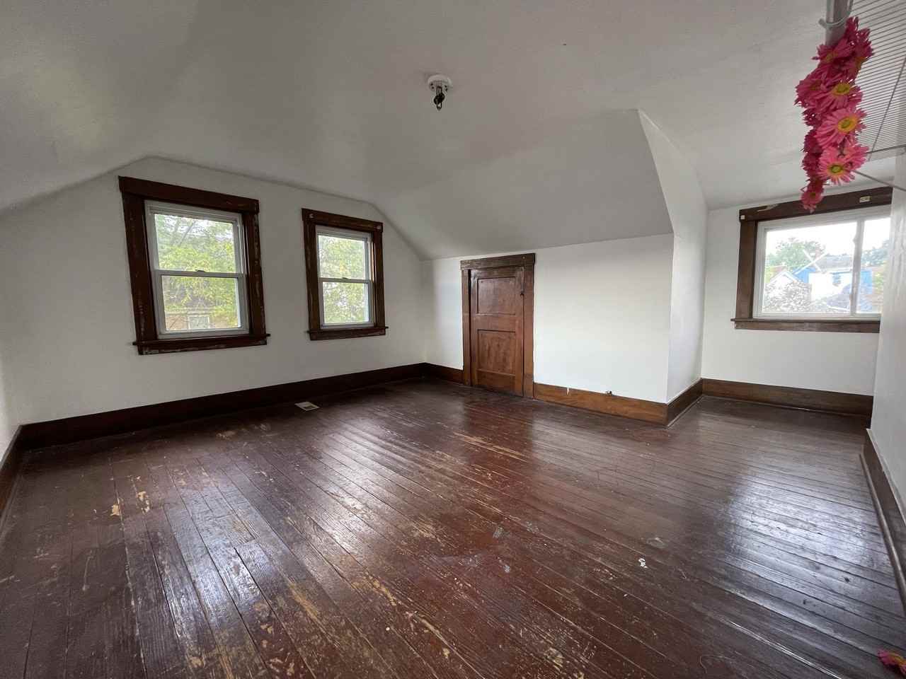 517 Ridge Ave #B - Photo 3 of 11