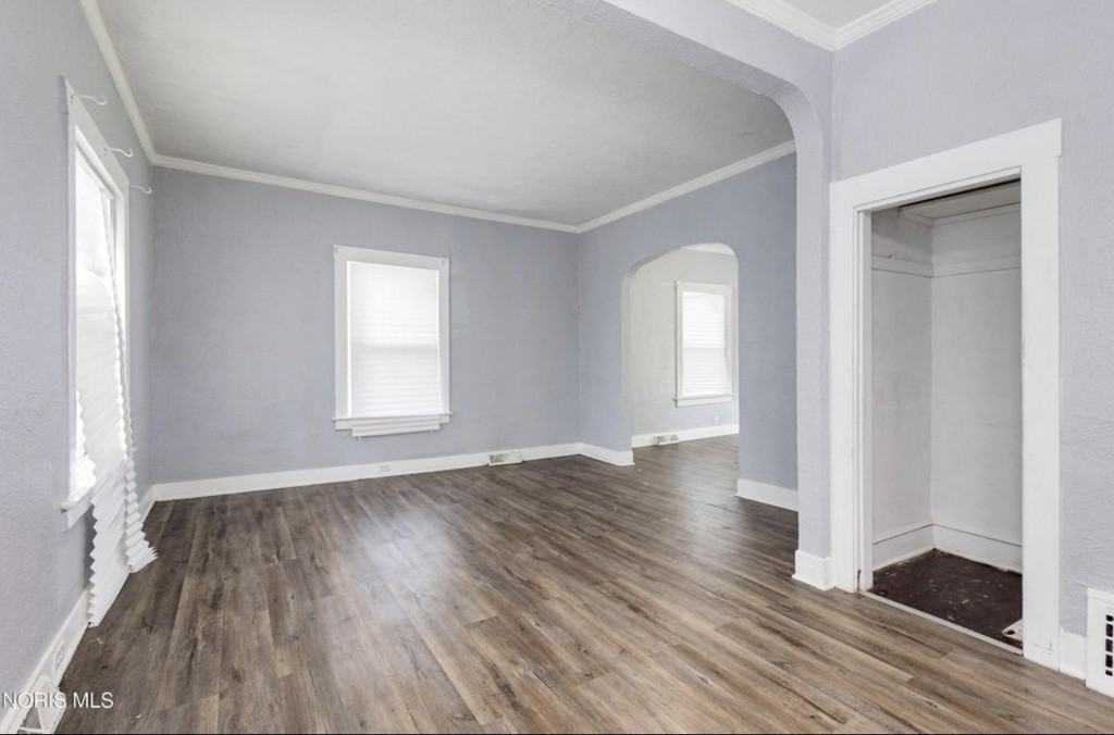 632 Nicholas St - Photo 4 of 16