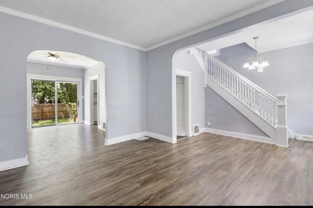632 Nicholas St - Photo 5 of 16