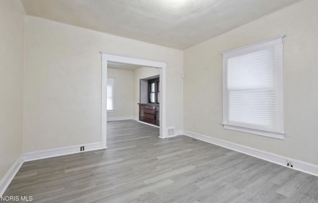 754 Spencer St - Photo 2 of 18