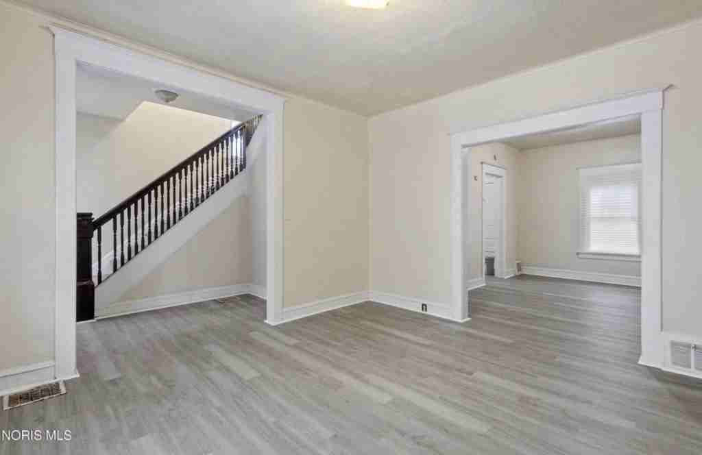 754 Spencer St - Photo 3 of 18