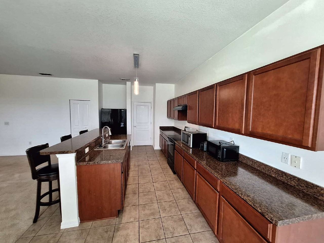 10175 Winding River Rd - Photo 7 of 29