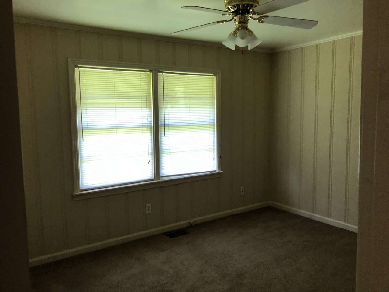735 Valley Dr - Photo 4 of 13
