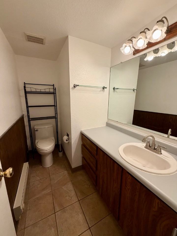 5309 Eastview St - Photo 3 of 16
