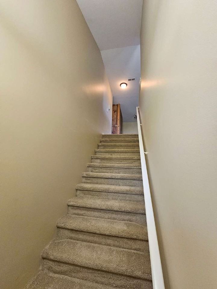 32990 Redstone Dr - Photo 3 of 23