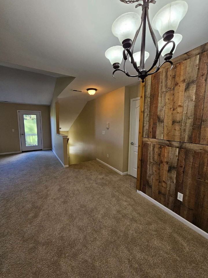 32990 Redstone Dr - Photo 4 of 23