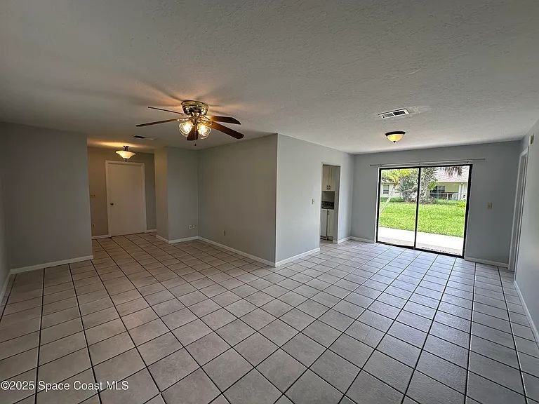 682 Americana Blvd Ne - Photo 4 of 18