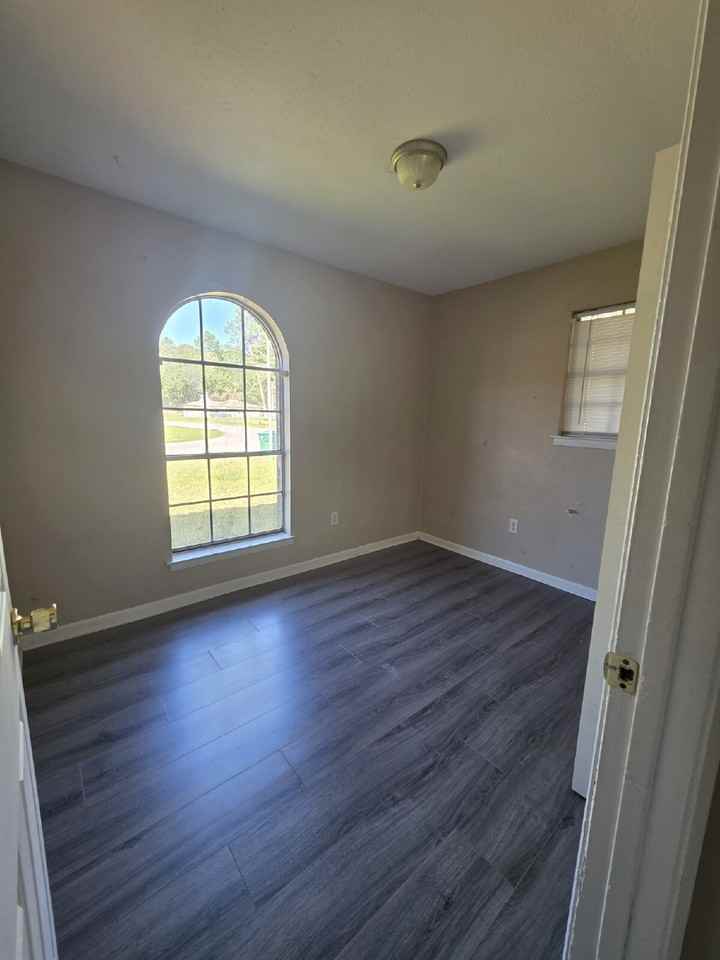 1521 Kingfisher Dr - Photo 3 of 10