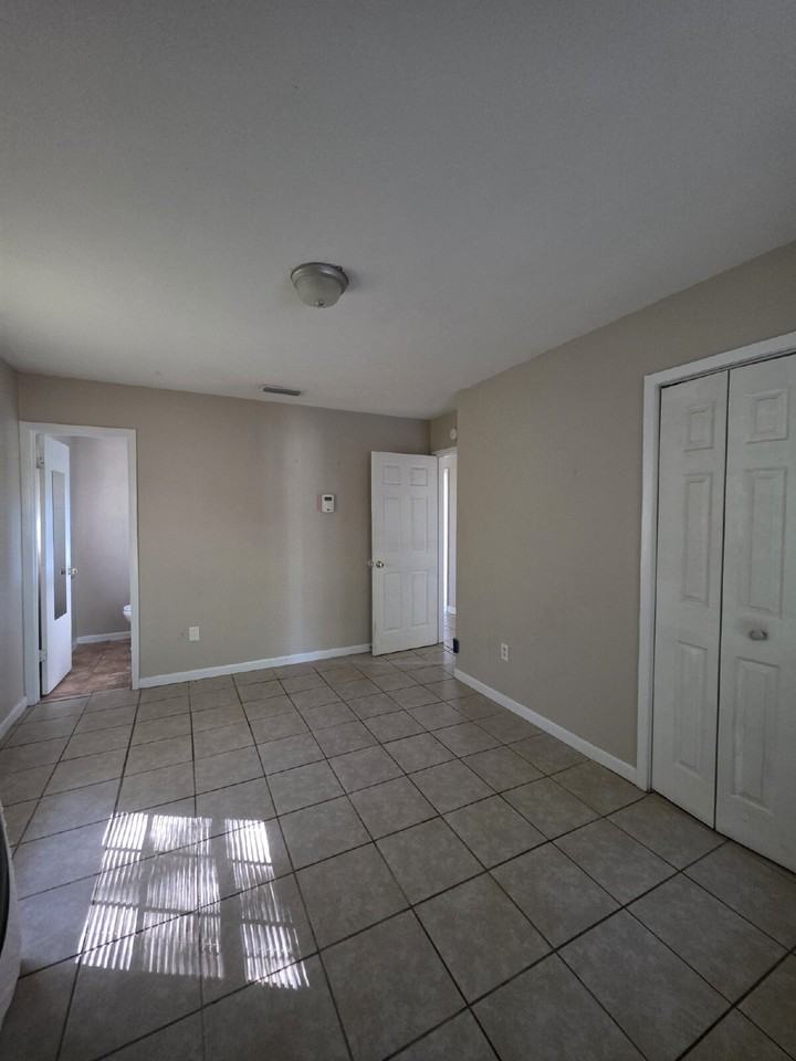 1521 Kingfisher Dr - Photo 4 of 10