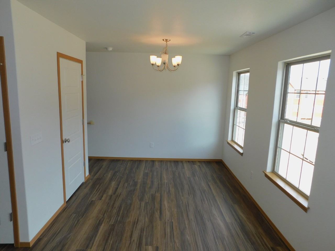 253 S Rolling Woods Way - Photo 3 of 14