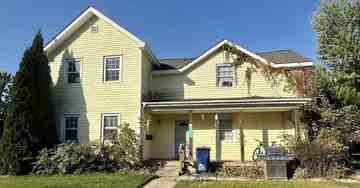 featured image of 710 Chesaning St #4