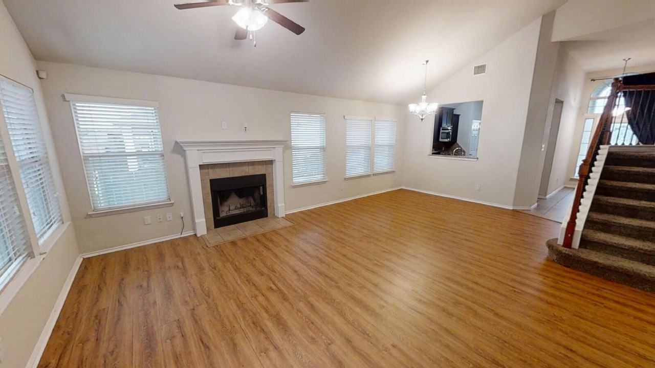 6604 Katy Creek Ln - Photo 3 of 31