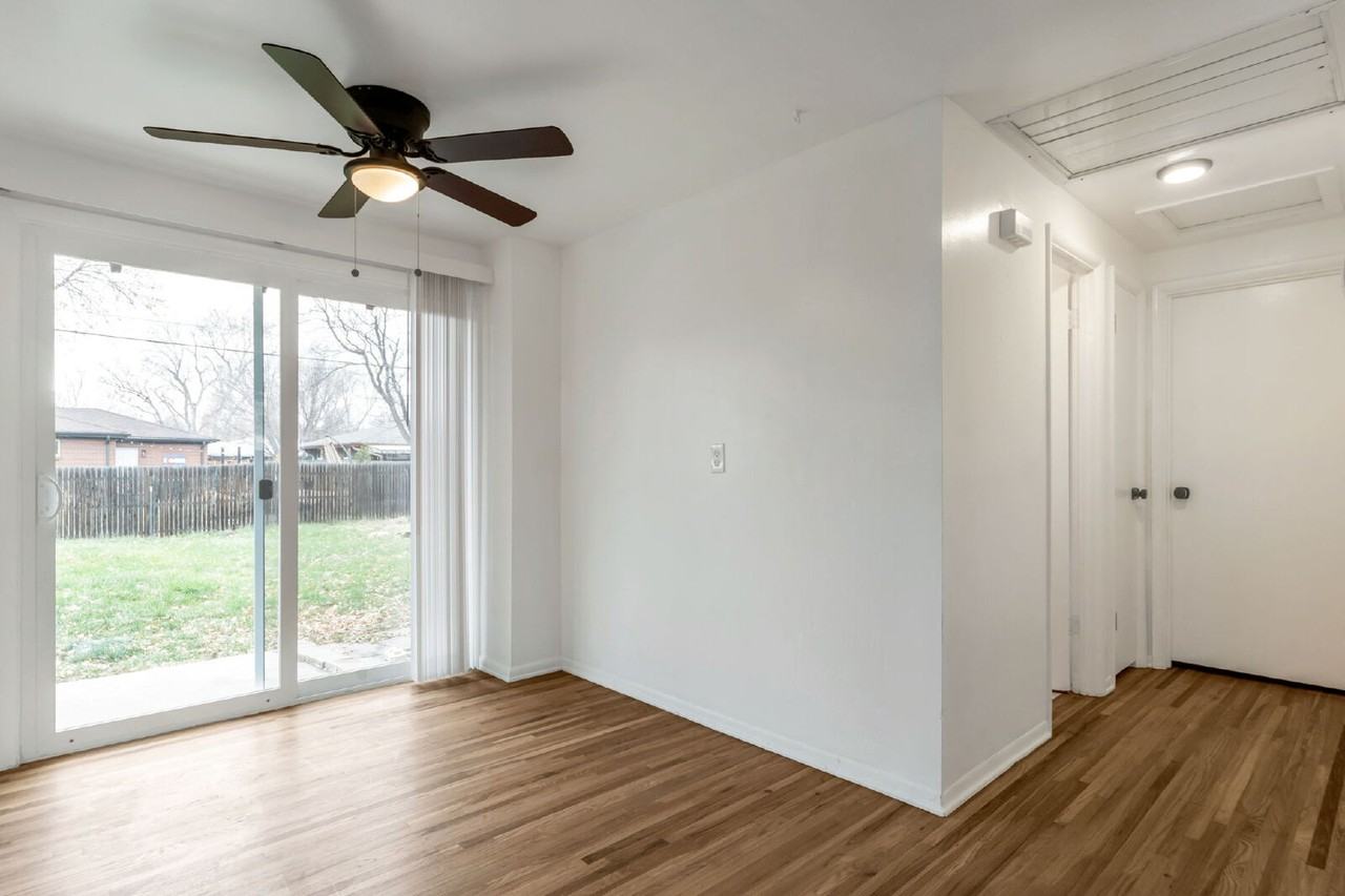 6113 Holland St - Photo 5 of 15