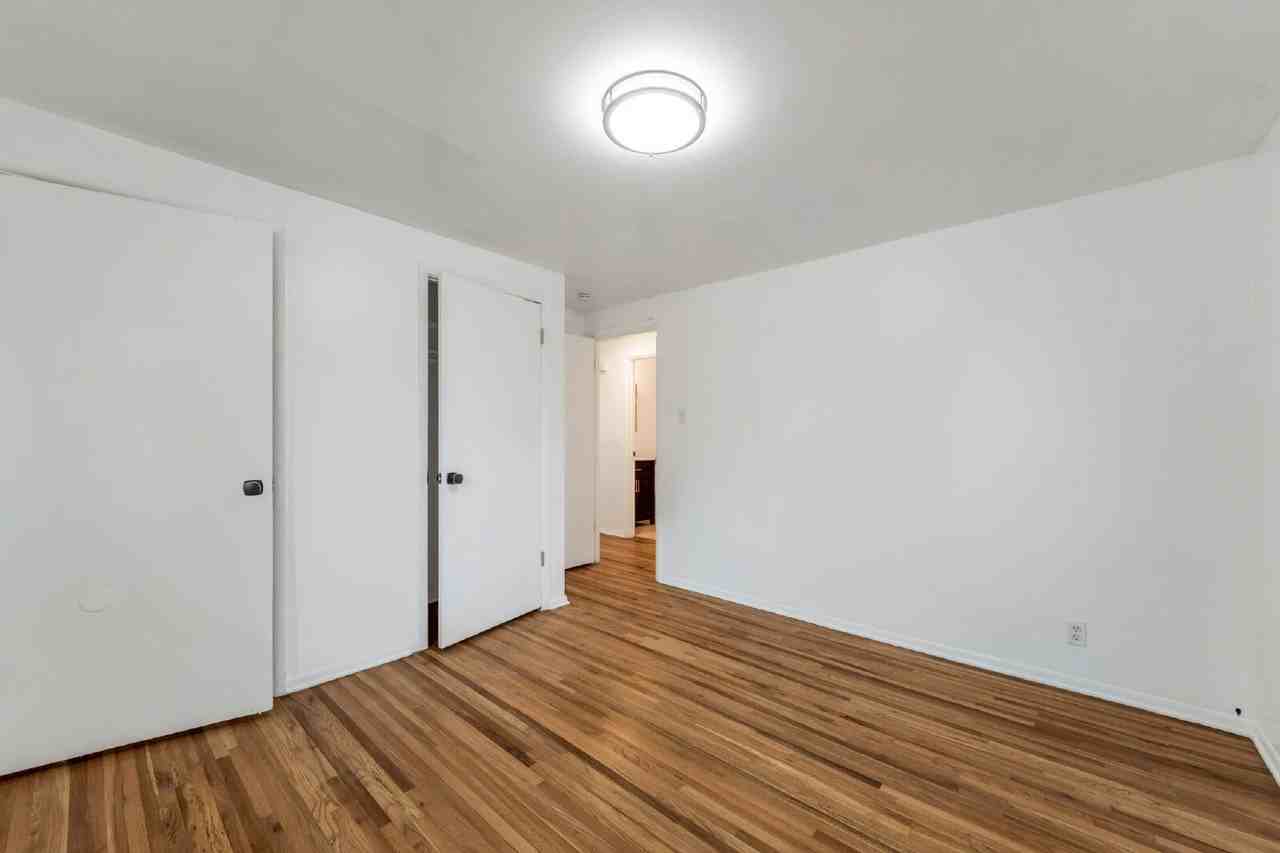 6113 Holland St - Photo 7 of 15