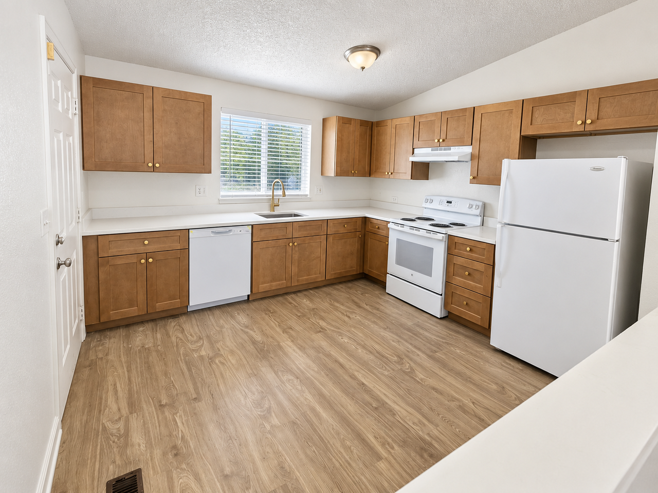 5451 Dillon St - Photo 2 of 11