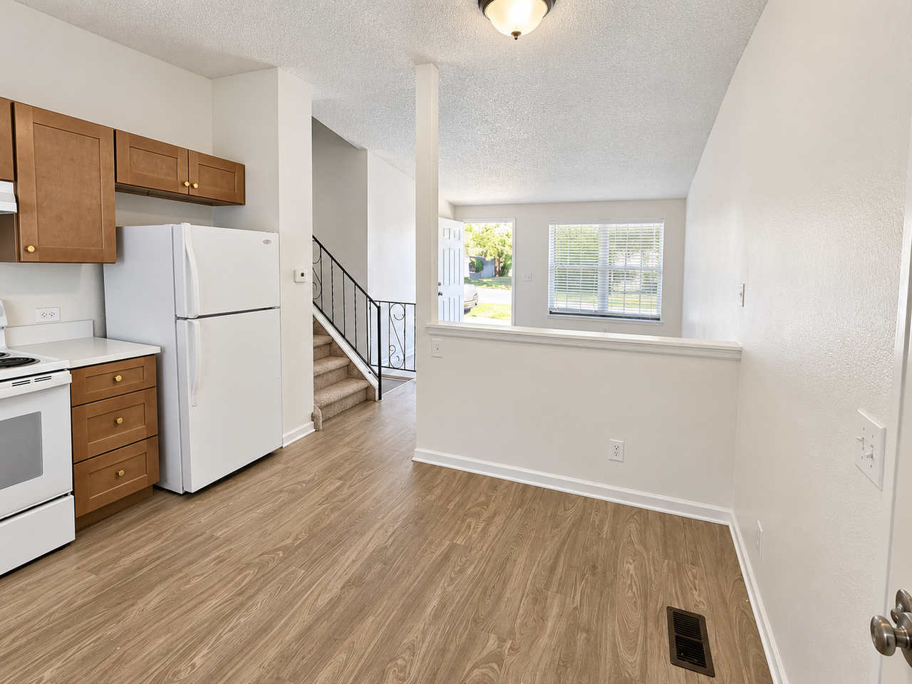 5451 Dillon St - Photo 3 of 11