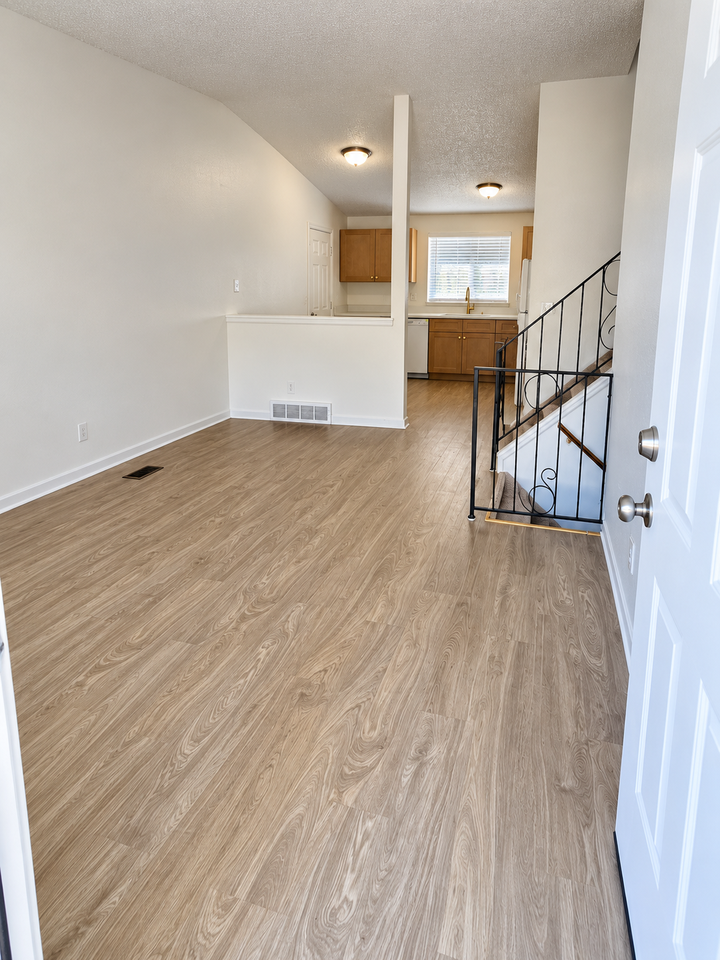 5451 Dillon St - Photo 5 of 11