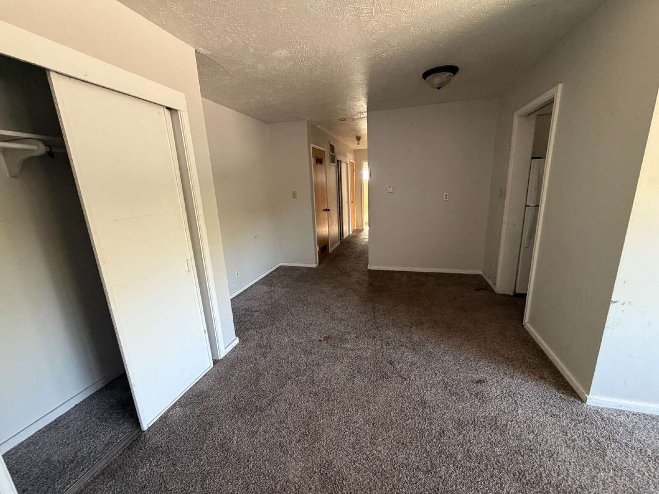 321 W Highland Dr #302 - Photo 2 of 9
