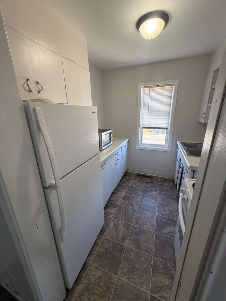 321 W Highland Dr #302 - Photo 4 of 9