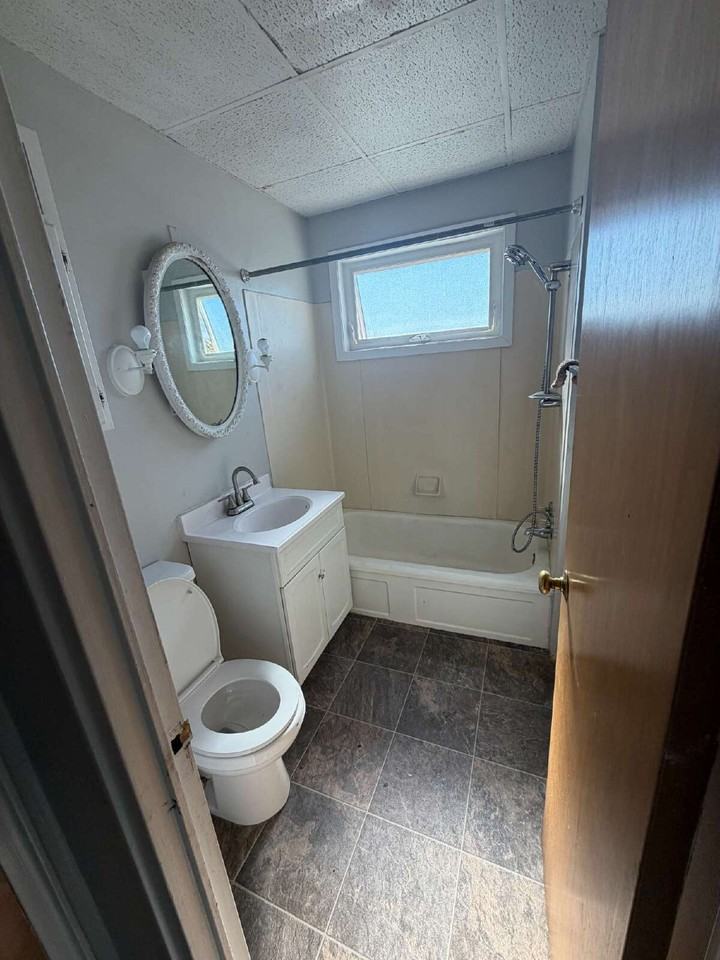 321 W Highland Dr #302 - Photo 7 of 9