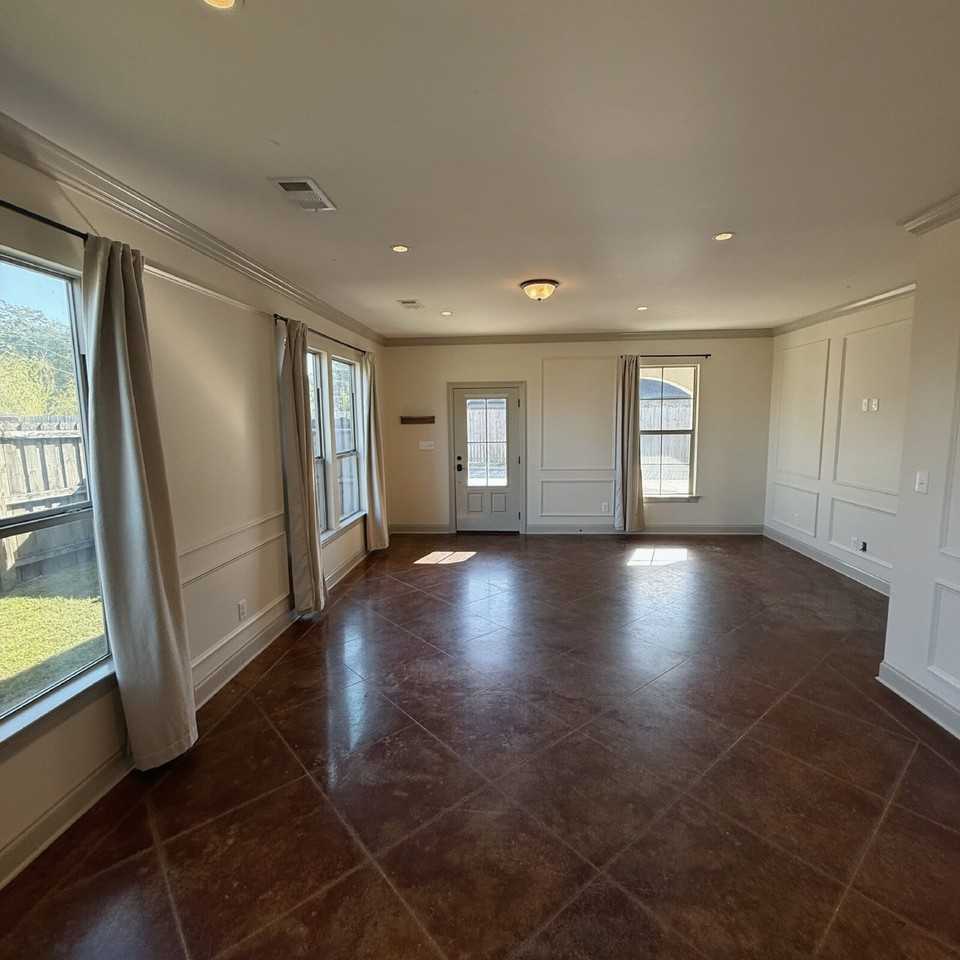 10931 Grace Ln - Photo 2 of 30