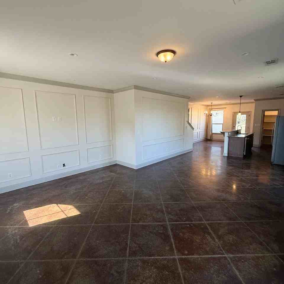 10931 Grace Ln - Photo 5 of 30