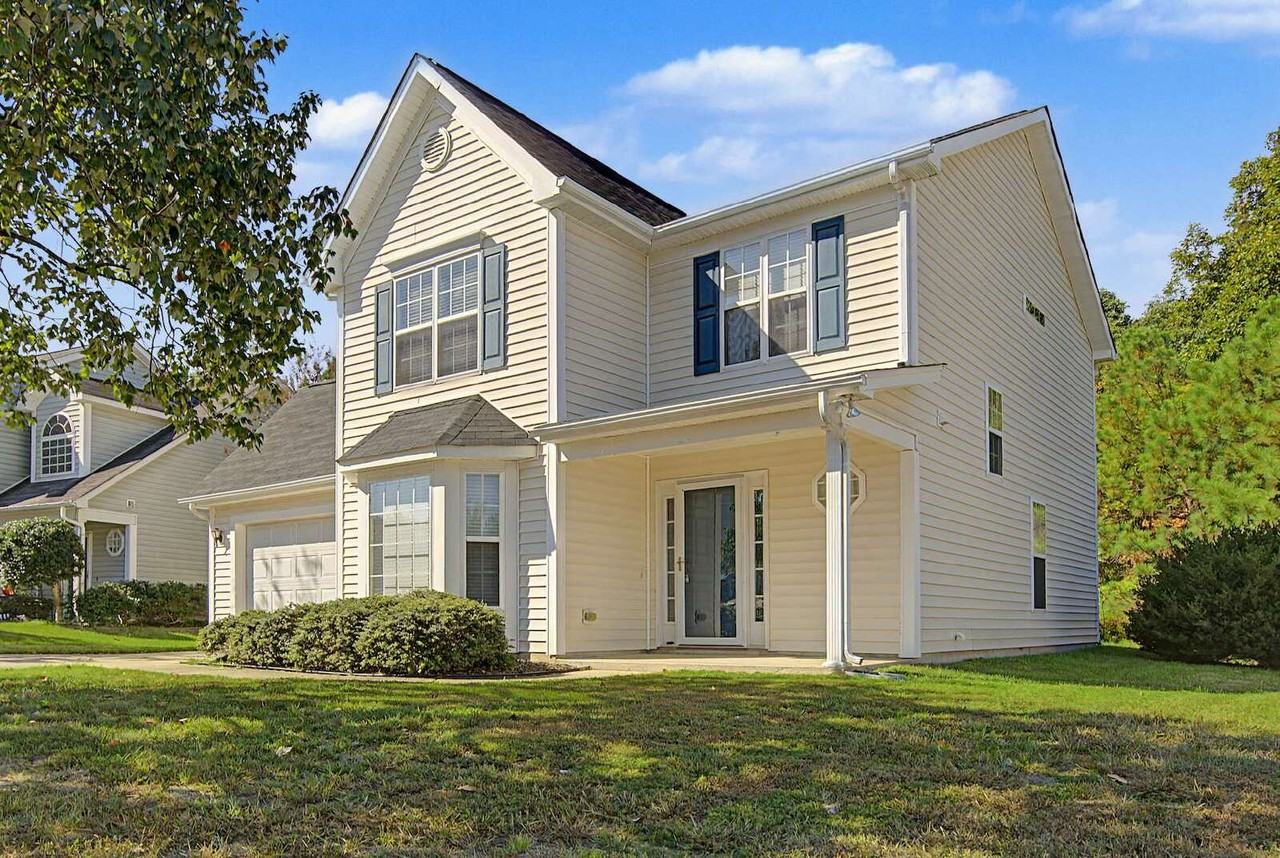 433 Holly Thorn Trce - Photo 2 of 34
