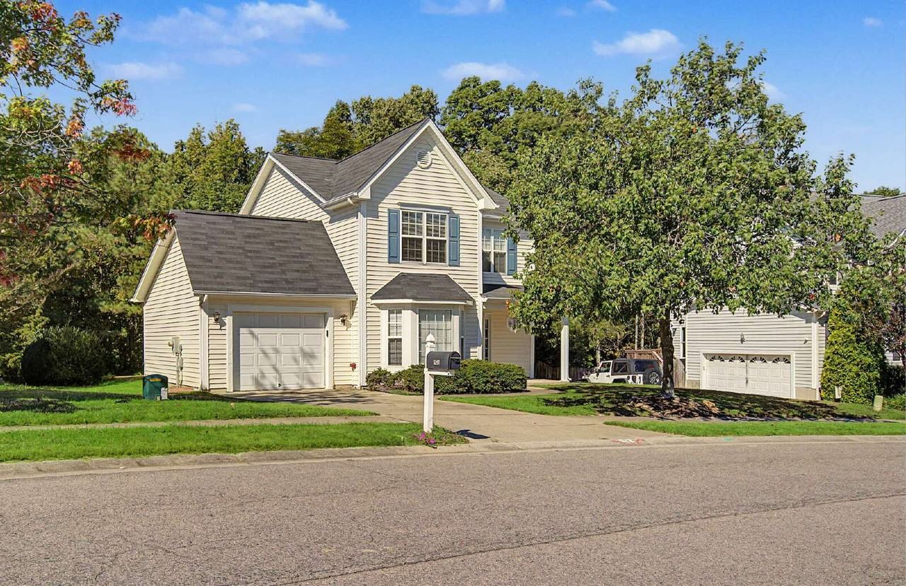 433 Holly Thorn Trce - Photo 3 of 34