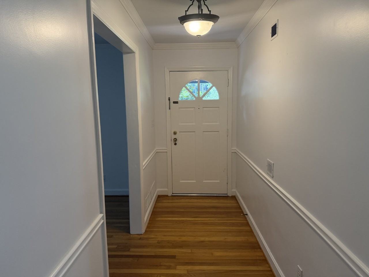 6651 Castleton Dr - Photo 4 of 38