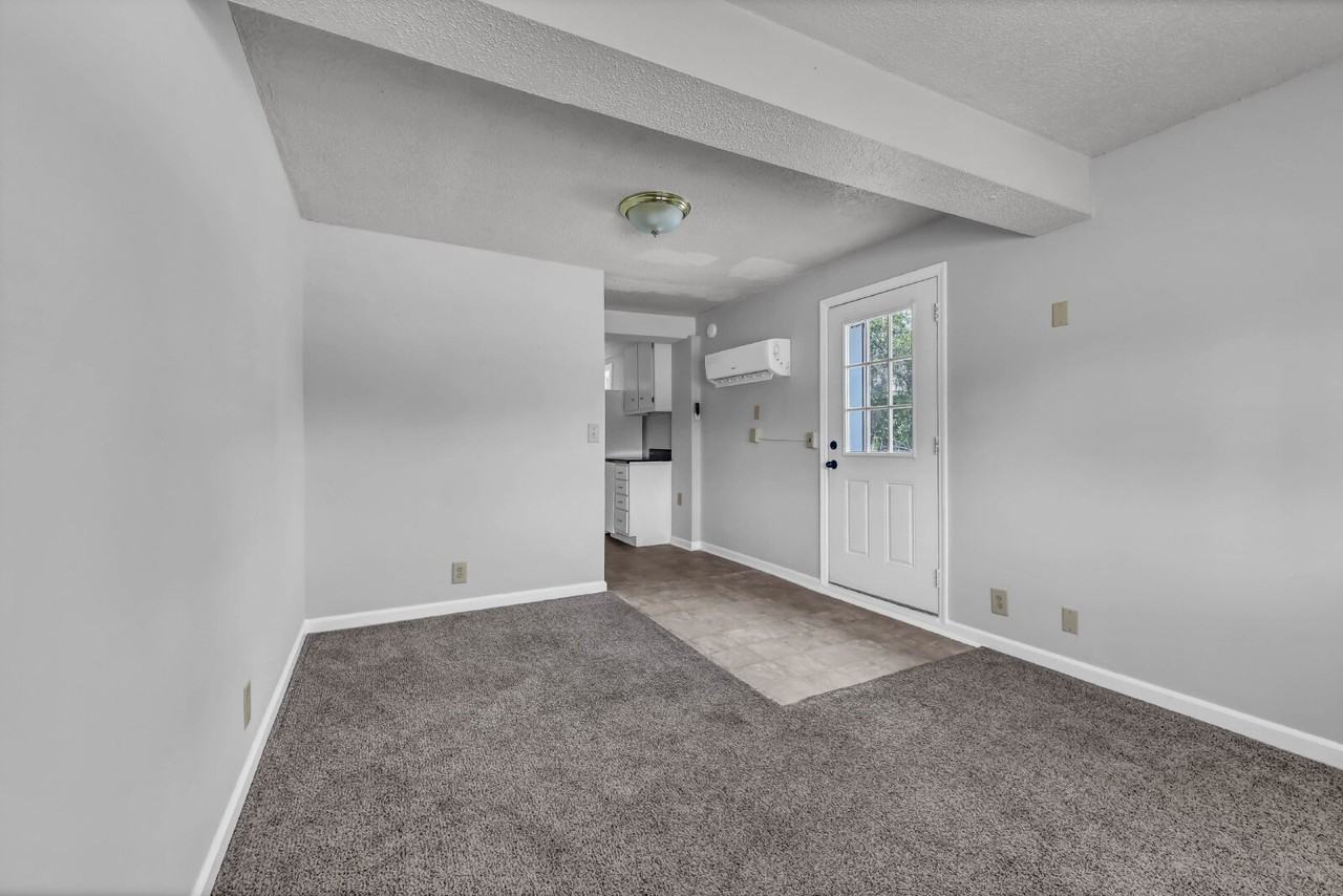 127 Tandy Dr - Photo 3 of 12