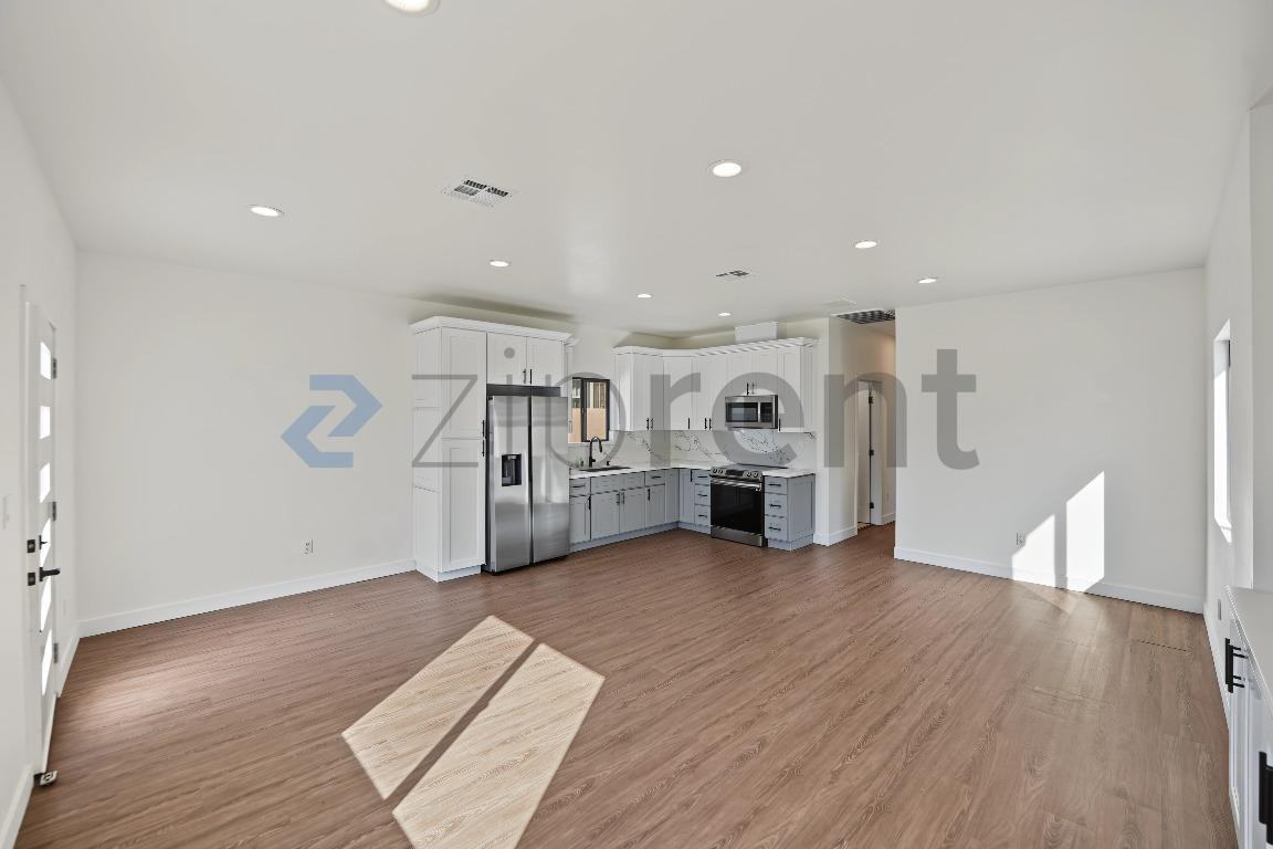 1664 Glen Ave #3 - Photo 6 of 17