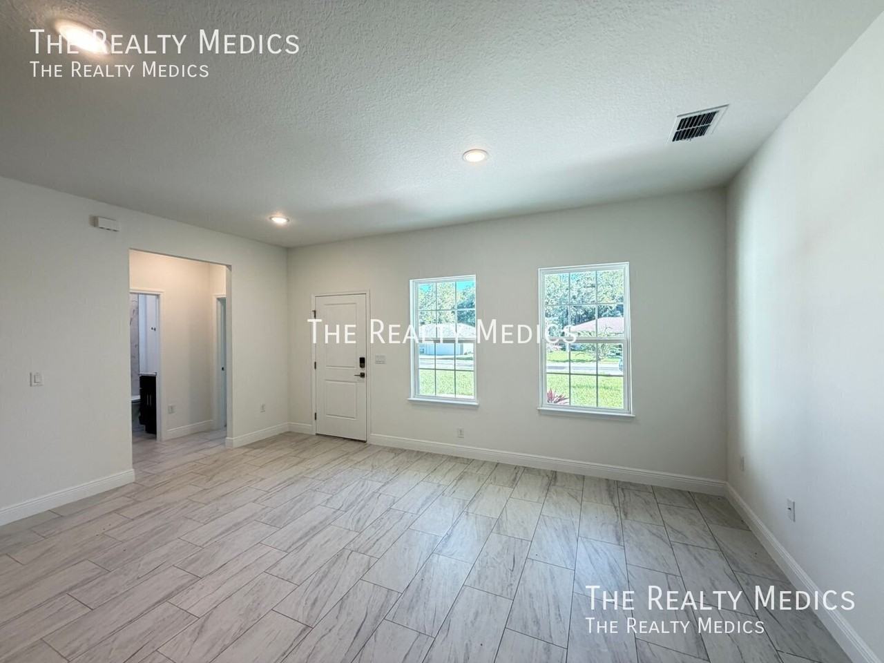 10126 N Biscayne Dr - Photo 6 of 25