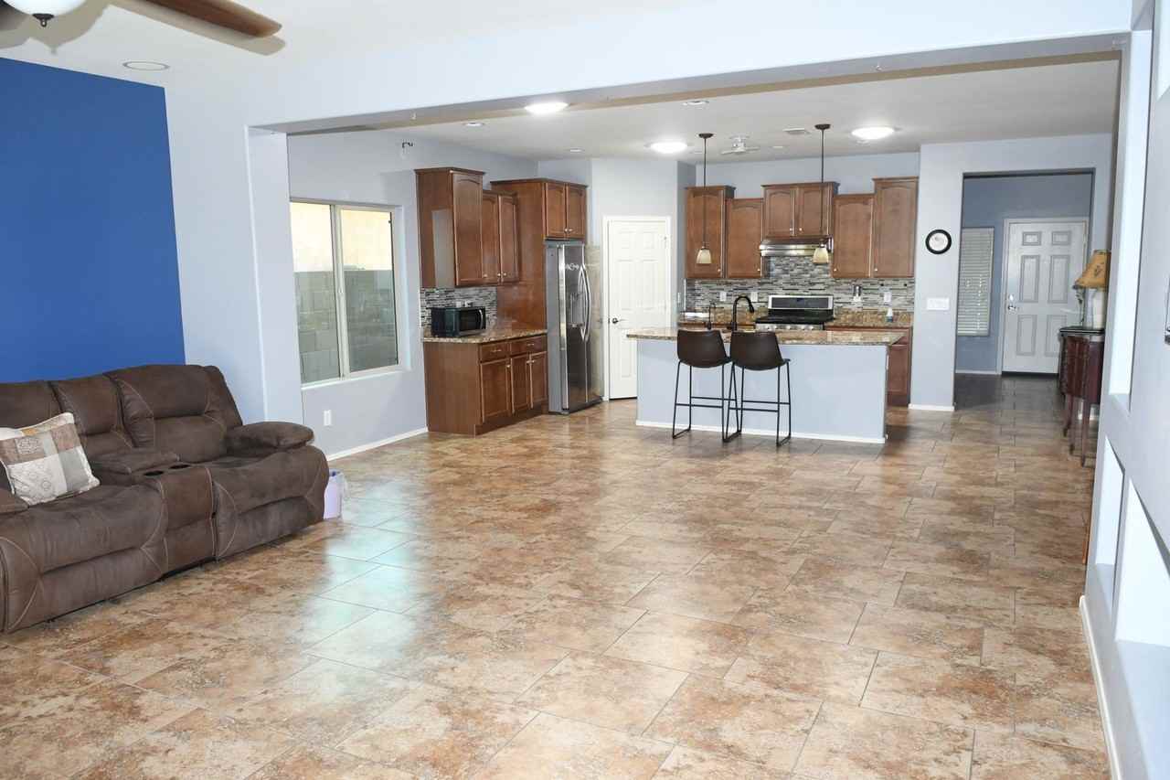 8721 N 179th Dr - Photo 4 of 21