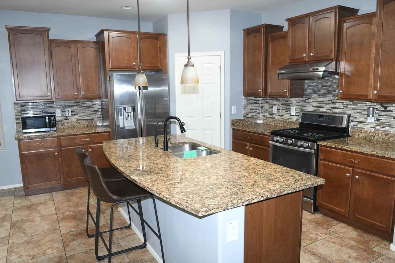 8721 N 179th Dr - Photo 7 of 21