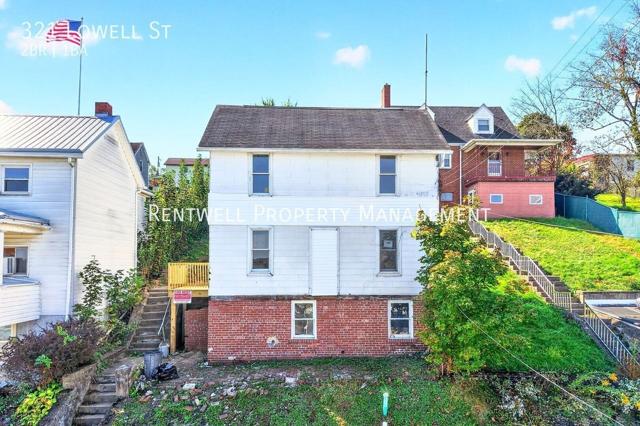 321 Lowell St