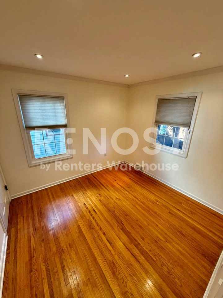 1689 Bush Ave - Photo 7 of 11