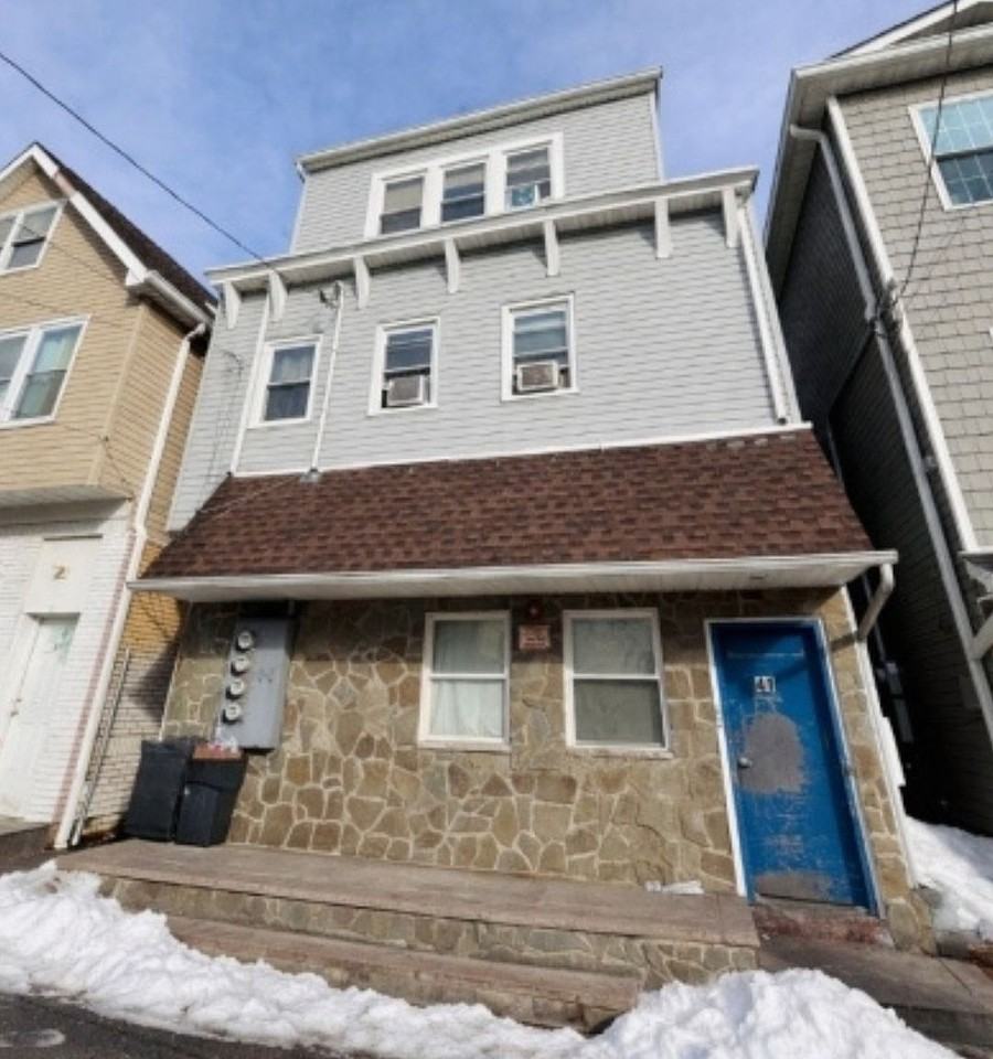 41 Cedar St #1 - Photo 4 of 5