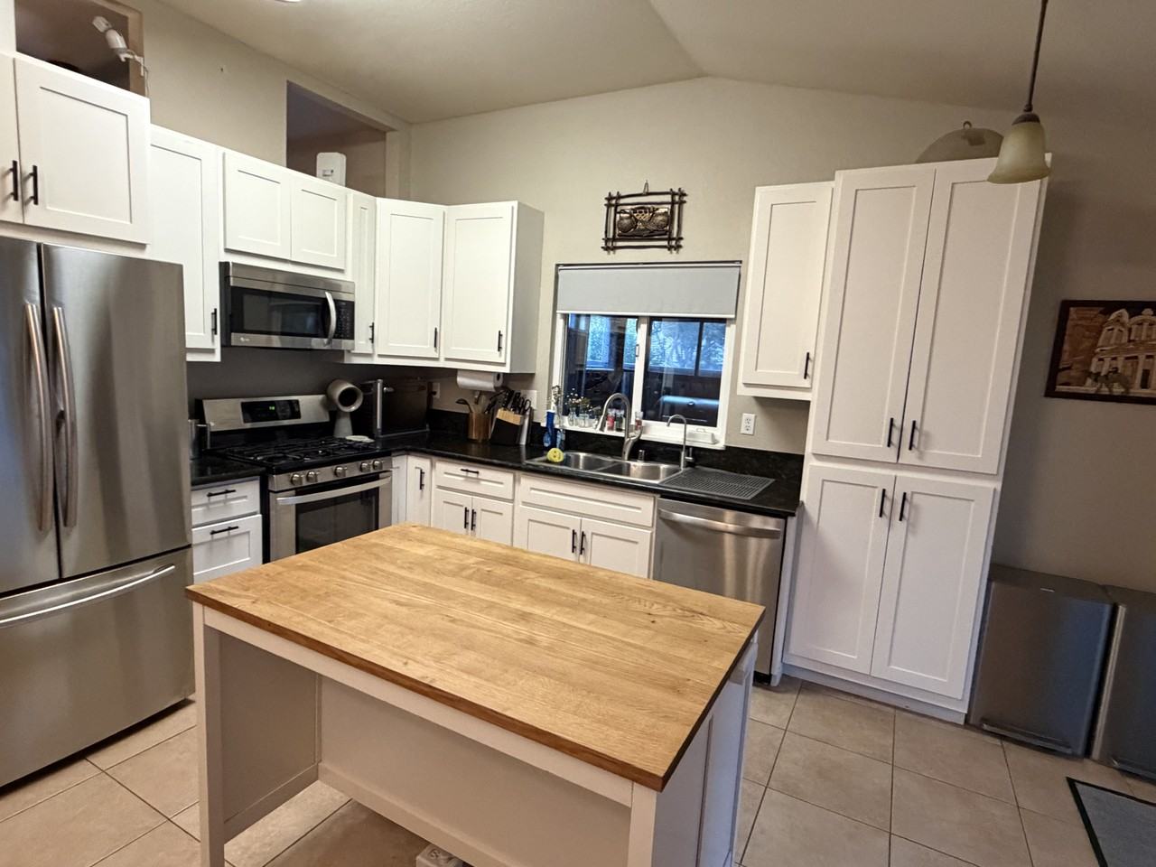 1601 Highland Cir #NA - Photo 5 of 20