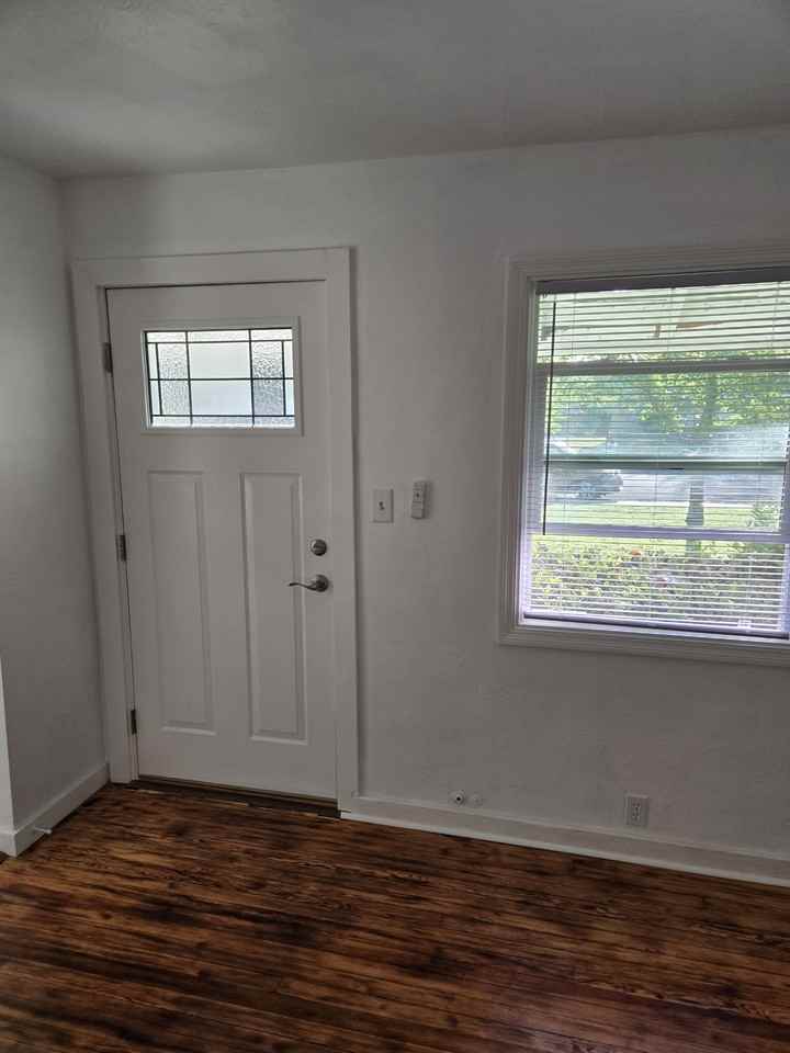 640 7th St #3 - Photo 2 of 5