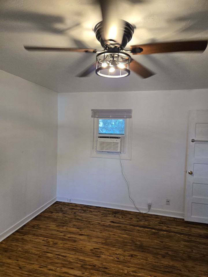 640 7th St #3 - Photo 3 of 5