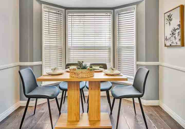 5551 Noble Ave #NA - Photo 5 of 46