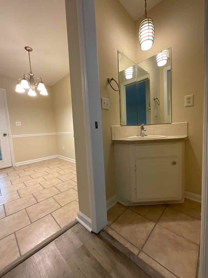 1002 Cedar Place Ct - Photo 7 of 31