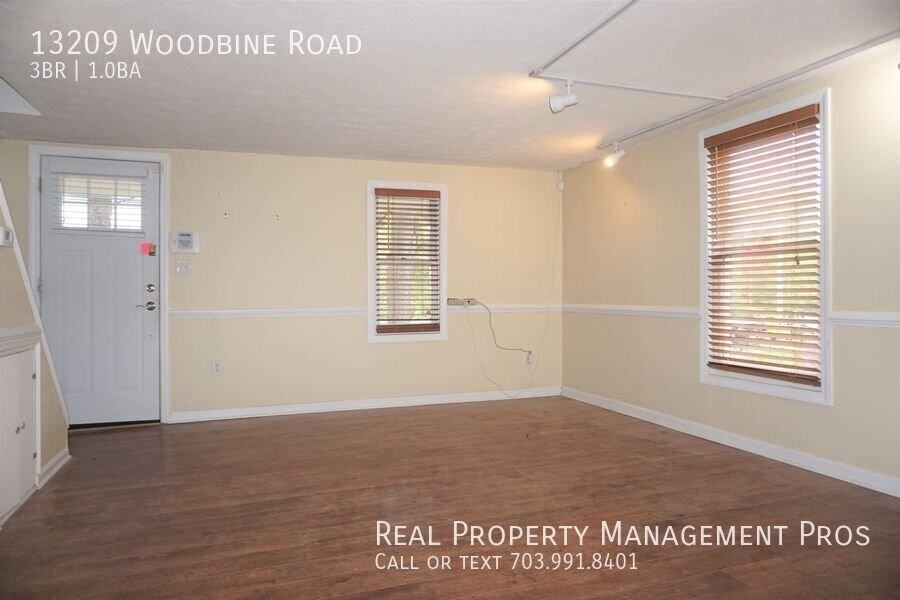 13209 Woodbine Rd - Photo 4 of 20
