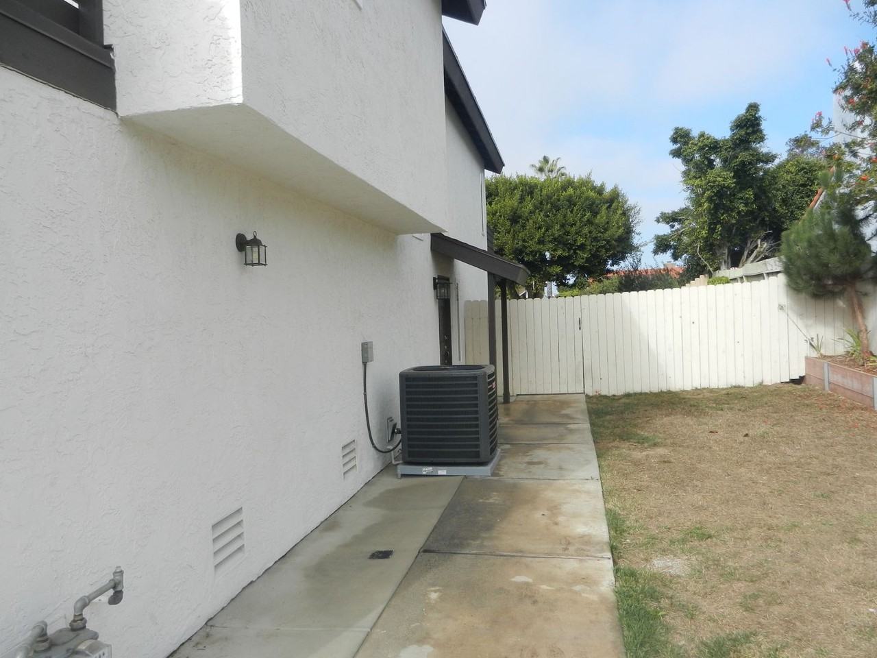2622 Luciernaga St - Photo 3 of 34