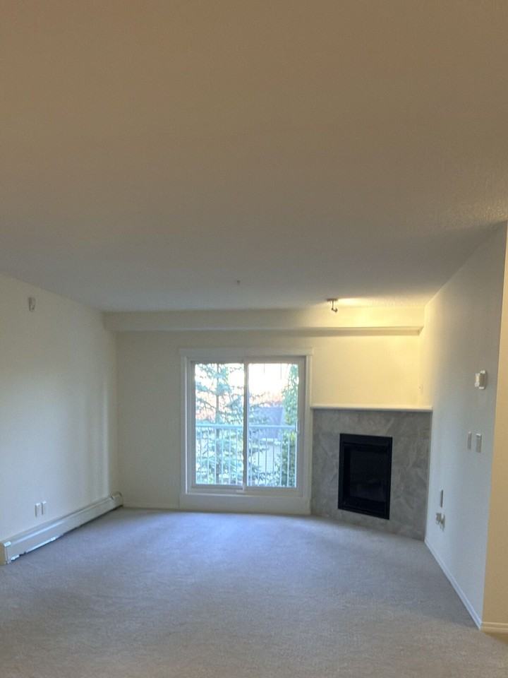 115 Prestwick Villas Se - Photo 4 of 20