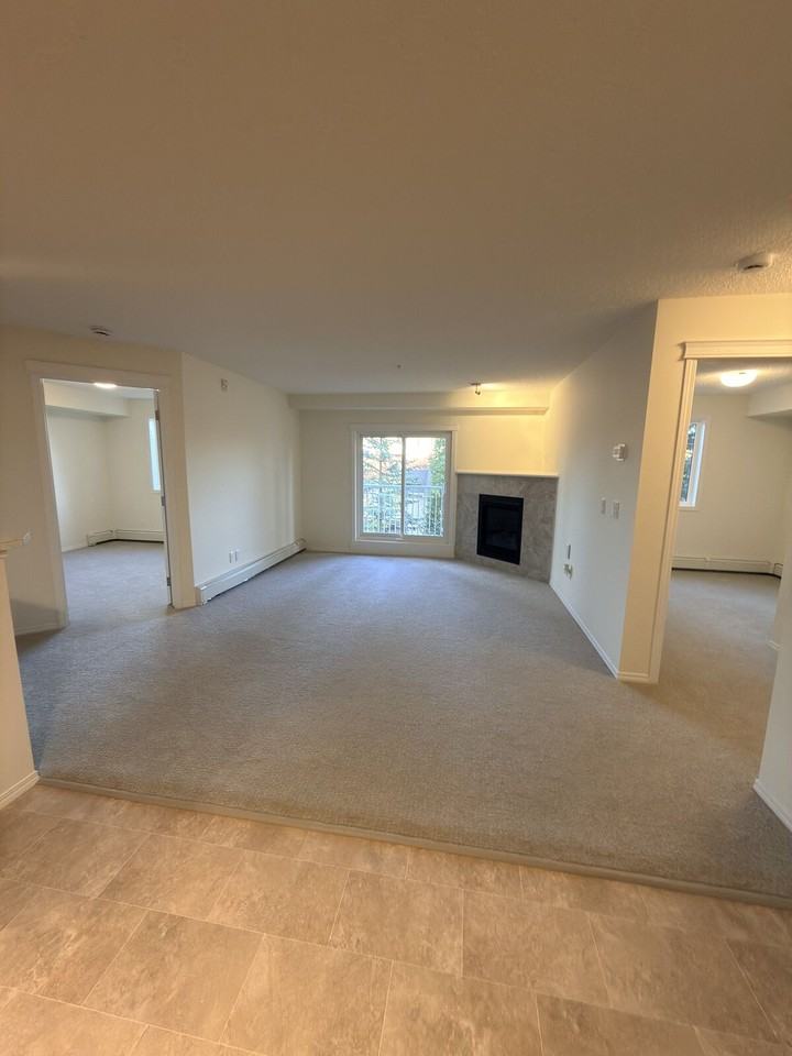 115 Prestwick Villas Se - Photo 5 of 20